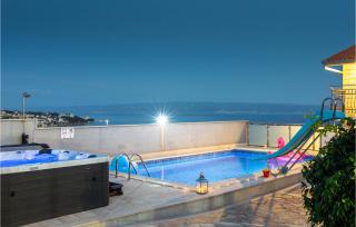 Cozy Apartment In Split With Kitchen - 1