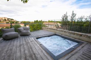 Cocon luxe vue balcon sauna jacuzzi piscine - Villeneuve-lès-Avignon - 0