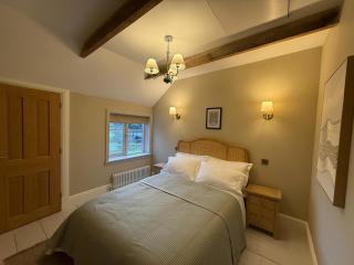 Rose Cottage, Luxury cottage, sleeps 16 - - 5