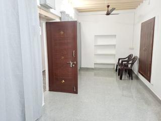 Airport PickupBeachChepauk StadiumKitchenWIFI - Chennai - 5