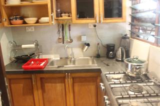 Green house, 2bdr Apt, 7 min from Airport - 2