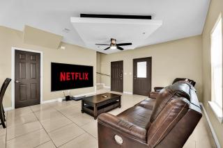Relax & Enjoy In Our Spacious Townhome Getaway B - McAllen - 0