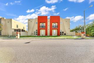 Relax & Enjoy In Our Spacious Townhome Getaway B - McAllen - 8
