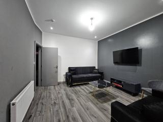 Landcross Co-living - Private Room Self-cater - 2