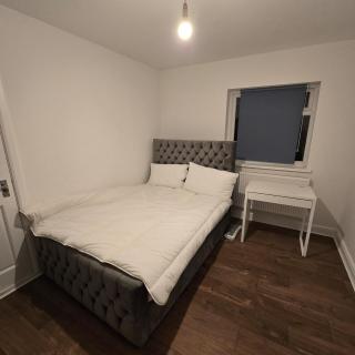 Professionals, Corporates, Travellers, all amenities, toiletries, FREE PARKING, Flat 3 - Colindale - 3