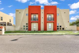 Relax & Enjoy In Our Luxury Townhome Getaway C - 1