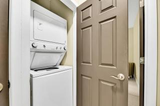 Relax & Enjoy In Our Luxury Townhome Getaway C - 2