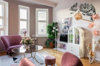 Lovely Vintage Suite, autohalli - 9