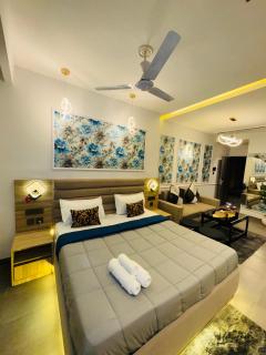 Suncatcher by Royal Reetreat Suite - New Delhi - 9