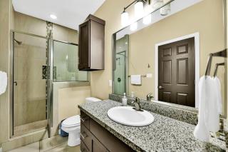 Relax & Enjoy In Our Spacious Townhome Getaway D - 4
