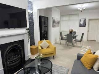 Modern House close to Etihad, Coop Live, Manchester city centre, ideal for Groups, Families & Work, free parking - Manchester - 4