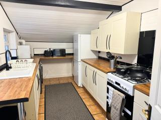 Modern House close to Etihad, Coop Live, Manchester city centre, ideal for Groups, Families & Work, free parking - Manchester - 3