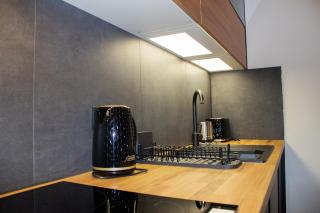 ENJOYHARRACHOV - Atraktivní slunný klimatizovaný apartmán 24 v centru Harrachova se saunou, parkováním, Wifi-WLAN, SAT, herní konzolí, Netflix zdarma a možností dobíjení auta jen 150m od lanovky - 3