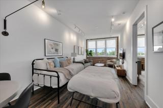 Downtown loft w elevator & parking - 2