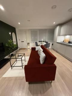 Woking Stylish Ground Floor Flat with Free Parking Perfect for Business & Travellers - Horsell - 3