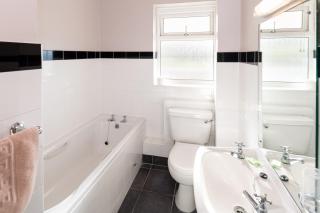 Woolacombe Beach Retreat Apartments - 8