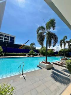 Davao Downtown Condo With Pool Access - Davao - 0