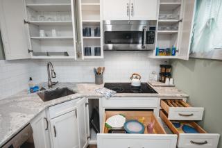 Primrose Studio 1BR Studio near Downtown Beaches Wineries - 1