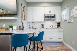 Primrose Studio 1BR Studio near Downtown Beaches Wineries - 3