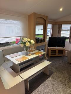 Skipsea Sands Caravan Hire 8 Berth With Air conditioning - Ulrome - 6