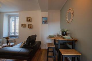 Faubourg des voyageurs 6 - T3 climatisé 4 personnes - proche axe autoroute - 7