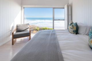 Dolphin View Beach Villa - 9