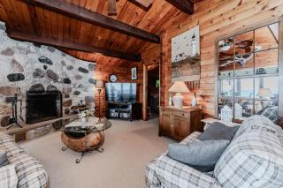 Rustic Waterfront Cottage W Hot Tub - Lion's Head - 6