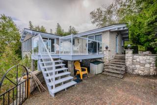 Rustic Waterfront Cottage W Hot Tub - Lion's Head - 8