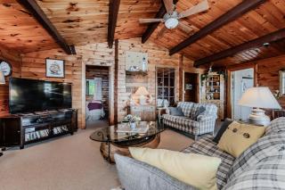 Rustic Waterfront Cottage W Hot Tub - Lion's Head - 7
