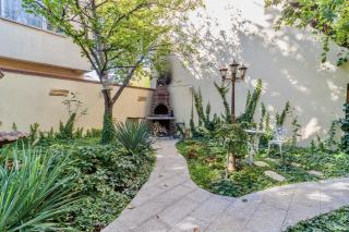 High-end 3BR Apartment - Private Garden, Terrace & BBQ - 1