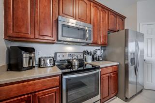 IS1-208 - Lake View Corner Unit - Modern Decor - Orlando - 6