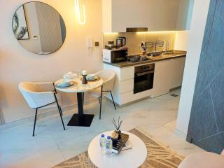 Arjan Bright Studio w Resort Amenities Samana PV by Vibel - 9