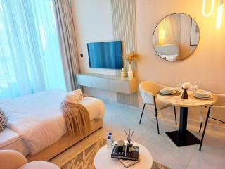 Arjan Bright Studio w Resort Amenities Samana PV by Vibel - 5