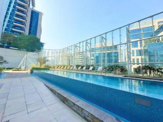 1BR w Burj Khalifa & Canal Views Near Downtown by Vibel - 9