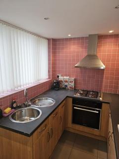 -Sleeps 10 People Spacious House -Fast Free WiFi -Free Parking -Contractor Friendly - Mánchester - 5