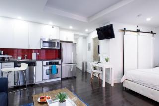 809-4B Studio Balcony W&D Prime location - 9