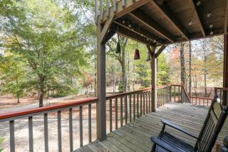 Peaceful Paradise Cabin Farmhouse with Huge Hot Tub - Gainesville - 7