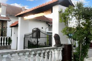 Idyllic House in Kutina with Enclosed Garden - Kutina - 0