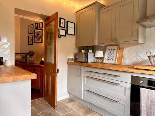 Cosy, hidden cottage near the Peaks - Hyde - 1