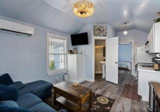 Coastal Haven Minutes From Beaches and Downtown - 8