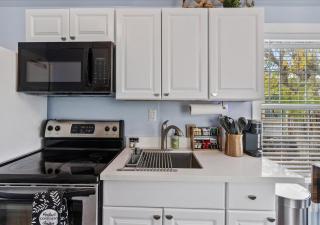 Coastal Haven Minutes From Beaches and Downtown - 2