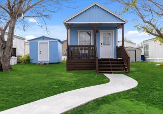 Coastal Haven Minutes From Beaches and Downtown - 0