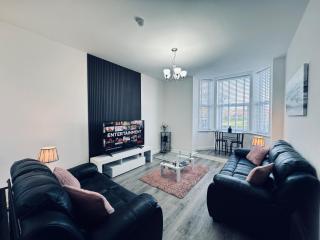 Spanish City View, Stylish Sea Front Apartment Free Onsite Parking - Whitley Bay - 0