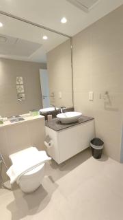 Luxury Burj Facing Apt in DT - 3