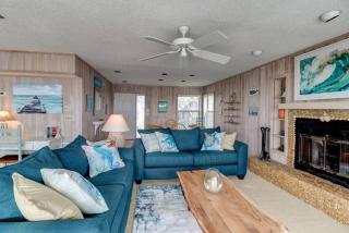 The Tipsy Turtle Direct Oceanfront - 4