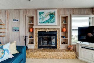 The Tipsy Turtle Direct Oceanfront - 3