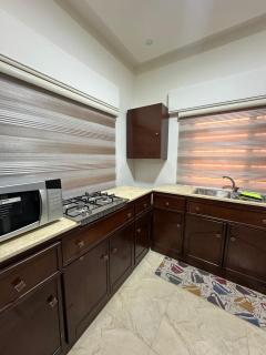 شقة مفروشة فاخرة للإيجار ربوة عبدون - Luxury Furnished Apartment for Rent - Amman - 2