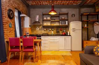 High Ceiling Stylish Apartment - Istanbul - 5