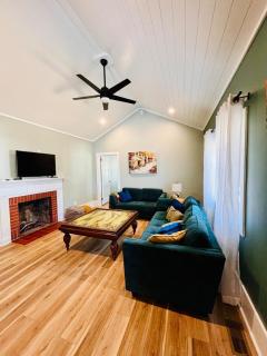 4 Bedroom, Pet Friendly, Downtown Home - 4