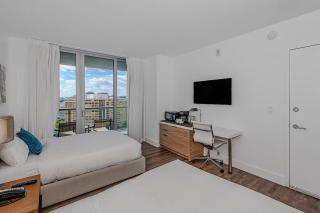 Amazing Studio at Beachwalk on 15th Pool Gym Beach - Hallandale Beach - 2